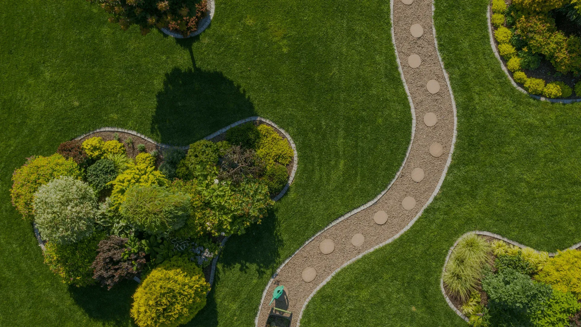 Luksuzna obalna vila s profesionalno uređenim mediteranskim vrtom